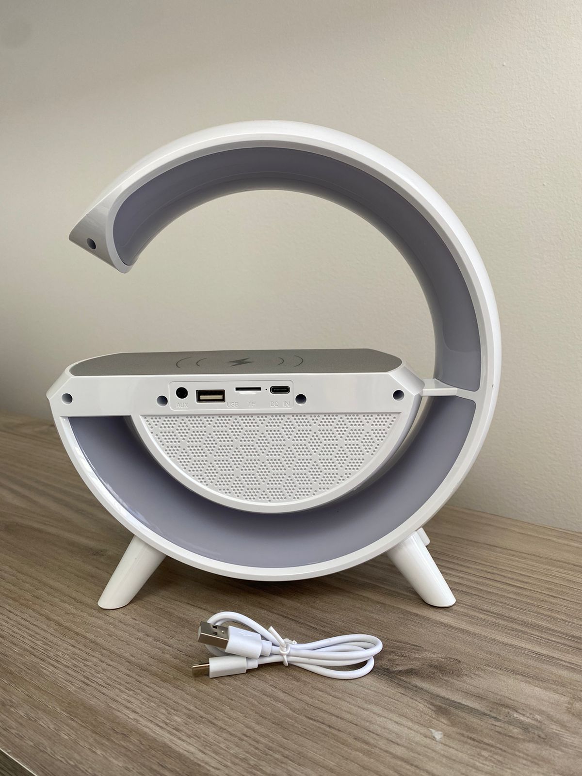 Lámpara Parlante Bluetooth con Cargador Inalámbrico y Luz LED | 4 en 1 Multifuncional